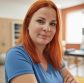 Fyzioterapeutka Janka Školníková vo svojom pracovnom priestore počas fotenia pre web fyzioterapeutku Fyzio Srdcom